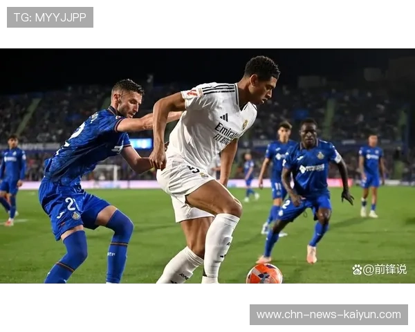 皇马贝林厄姆高空头球展现统治力 皇马贝林厄姆高空头球展现统治力